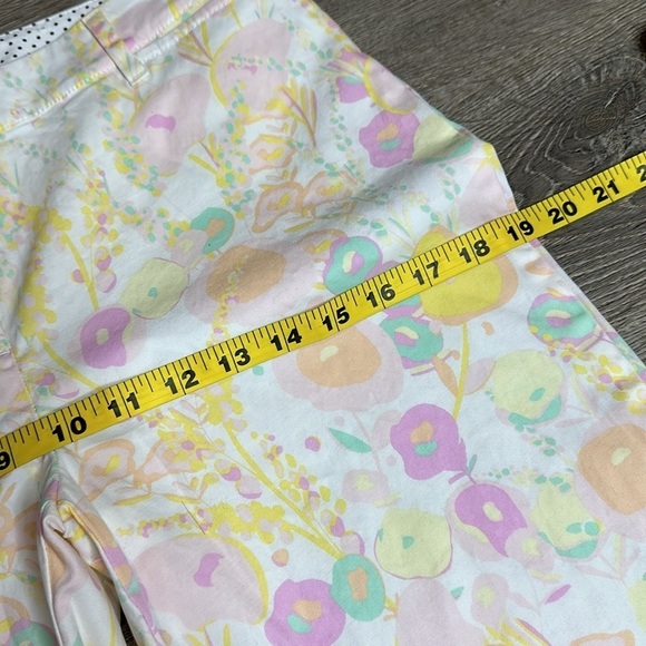 Talbots Women’s Mid-Rise Perfect Crop Capris Pants Abstract Floral White Sz 4 - Picture 9 of 12